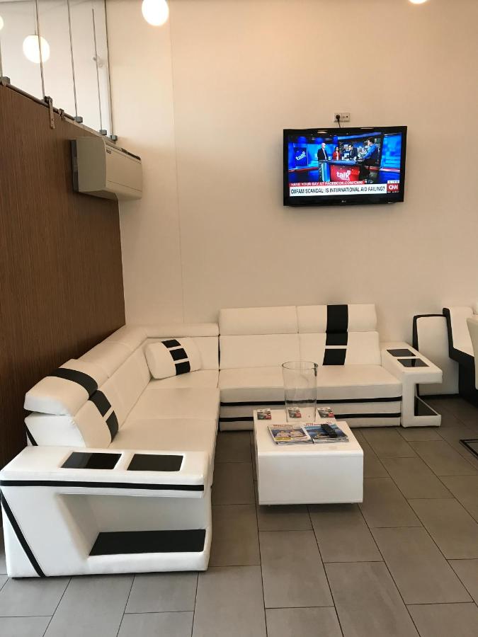 HB1 Budget Hotel - contactless check in photo