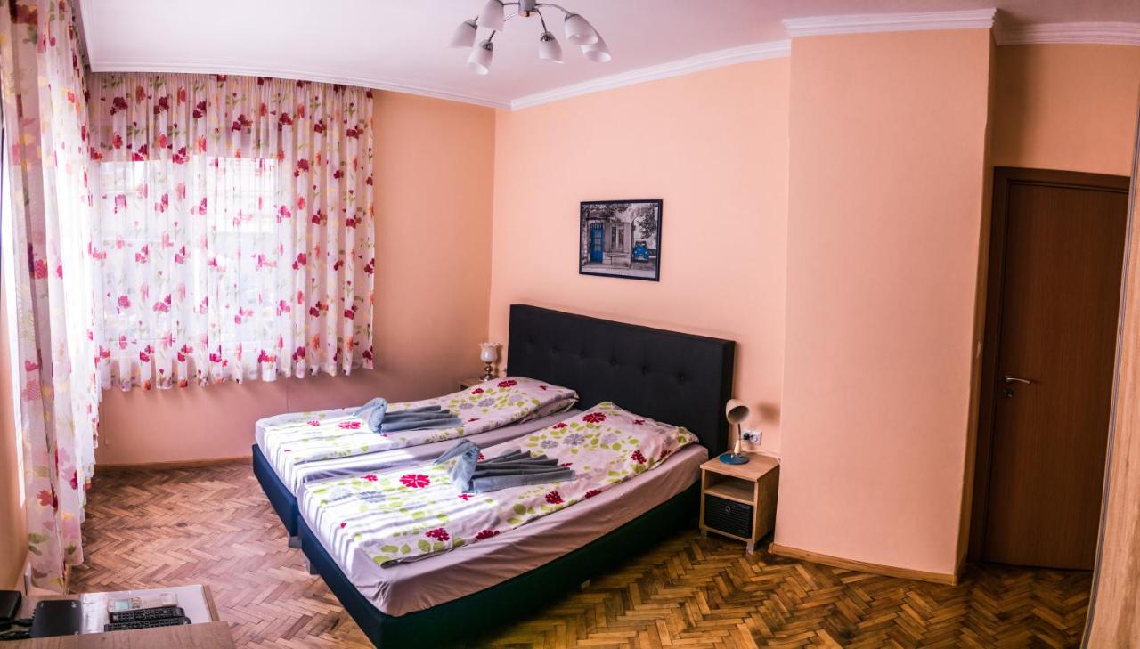 Фото Two Bedroom Apartment Downtown Ivanovi