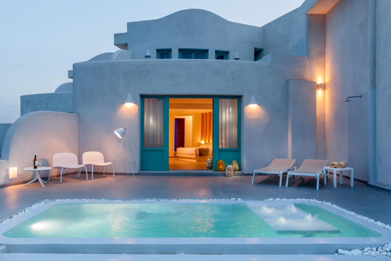 Heated swimming pool: Avatar Suites