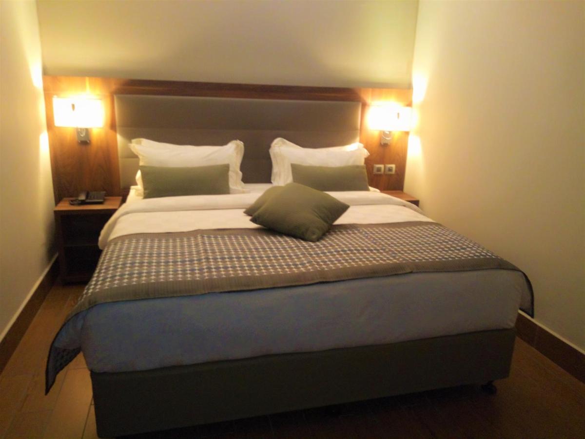 Hotel La Falaise Bonapriso photo