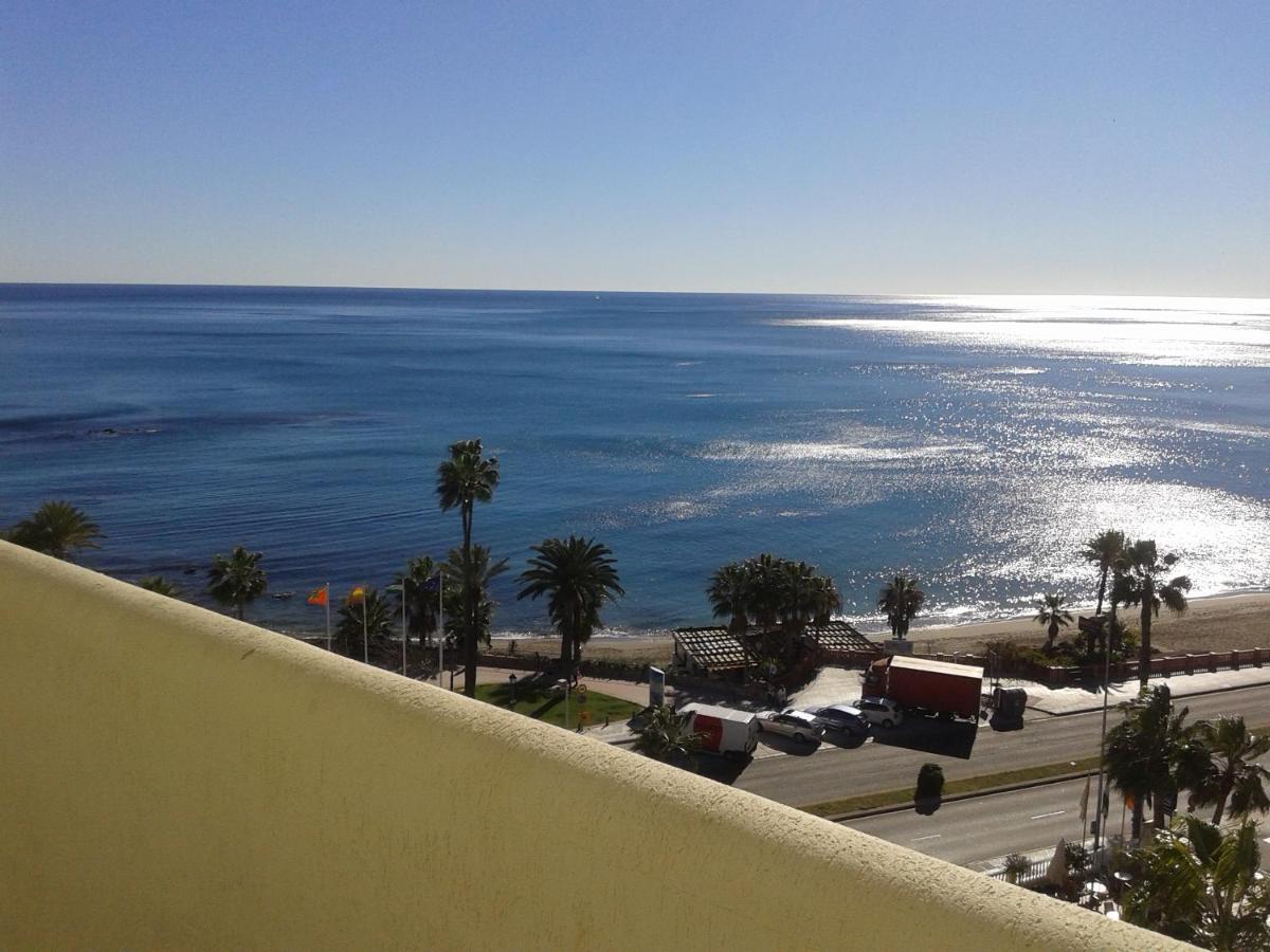Apartamento en 1ª Linea de playa y paseo marítimo Benalmádena ...