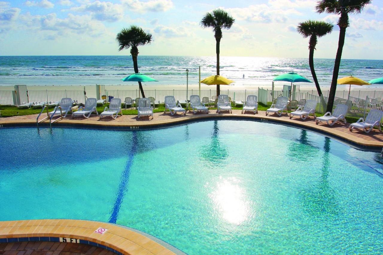 Heated swimming pool: Perry's Ocean-Edge Resort