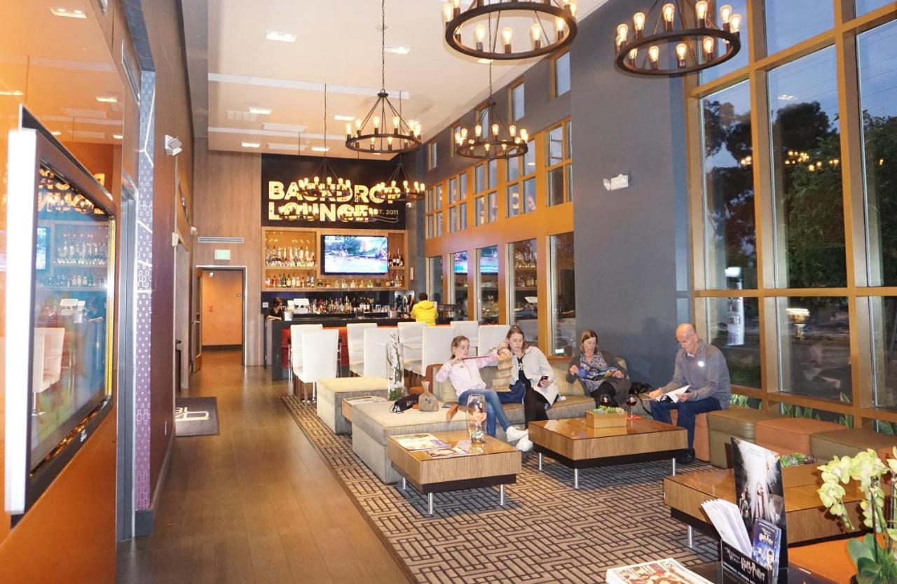 {{ hotelInfo.altText }}