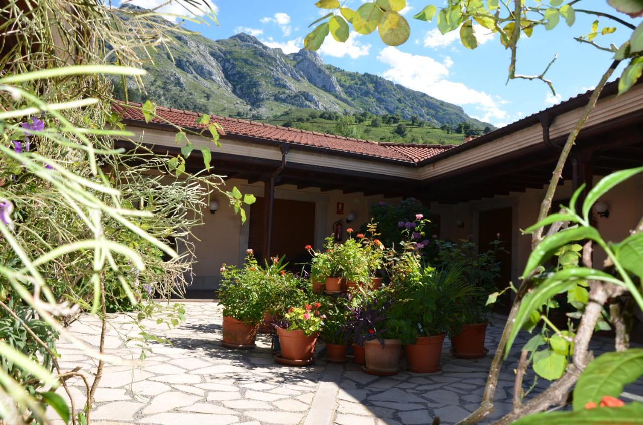Hotel Arenas de Cabrales- (Spanje Arenas de Cabrales ...