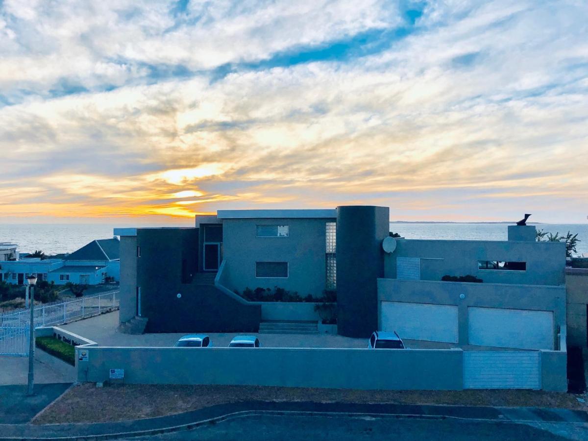 Small Bay Beach Suites