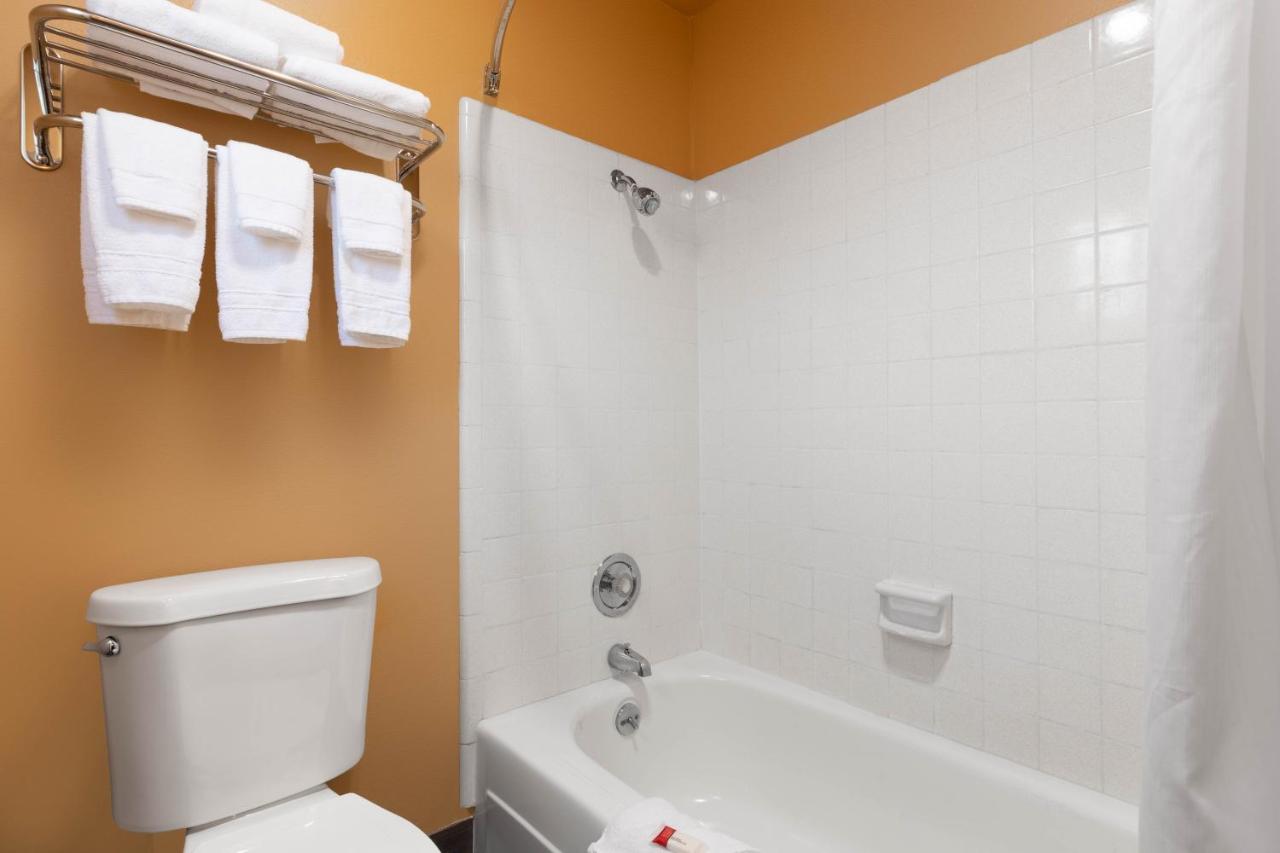 Roseburg Value Inn — photo 18