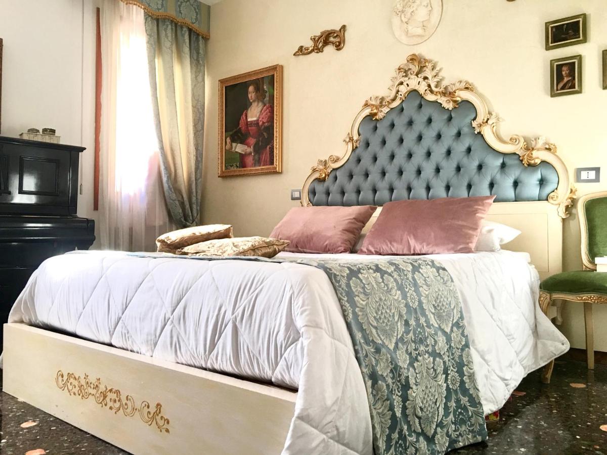 MICHELLE IN VENICE Charming Houses - 2