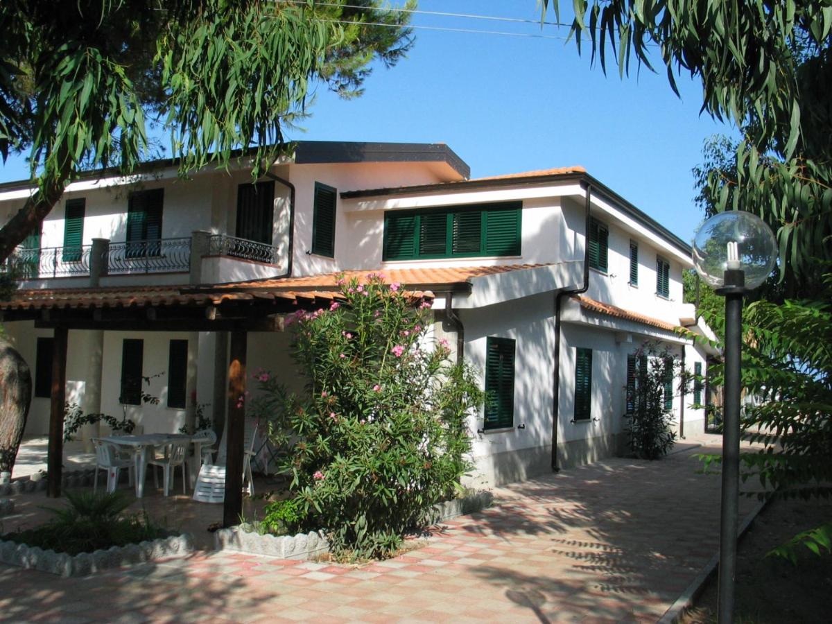 Baia di Zambrone photo