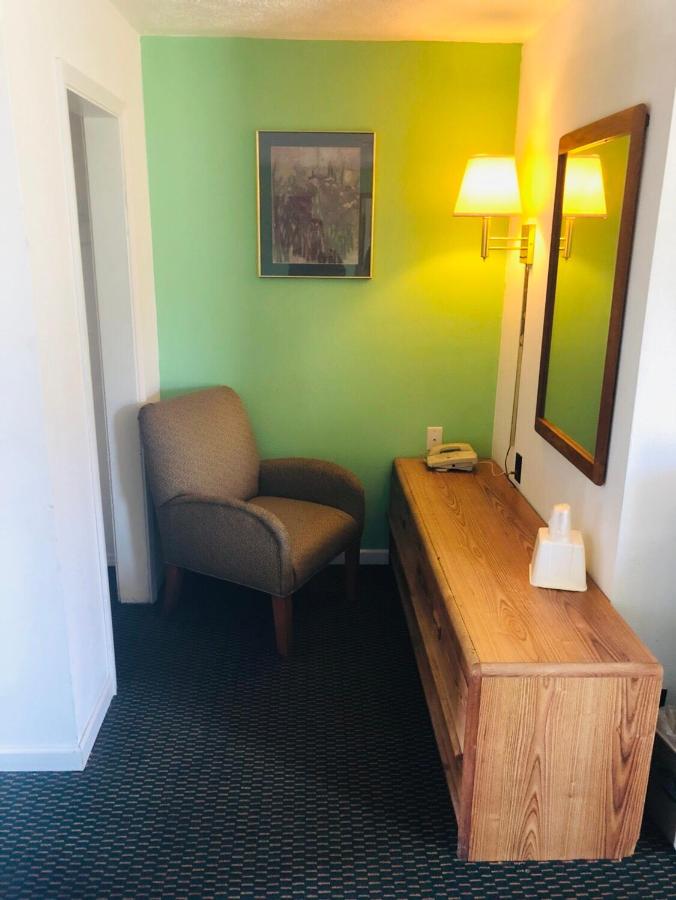 Woodridge Motel — photo 14