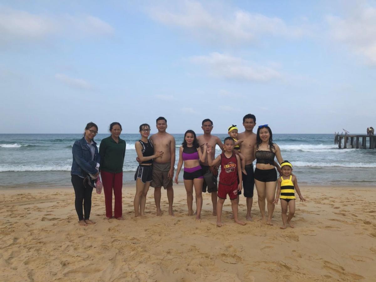 Beach: Anh Quân Hotel