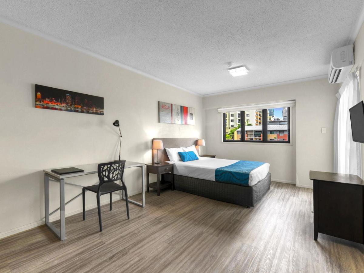 Central Brunswick Apartment Hotel photo