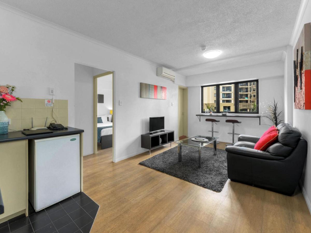 Central Brunswick Apartment Hotel photo