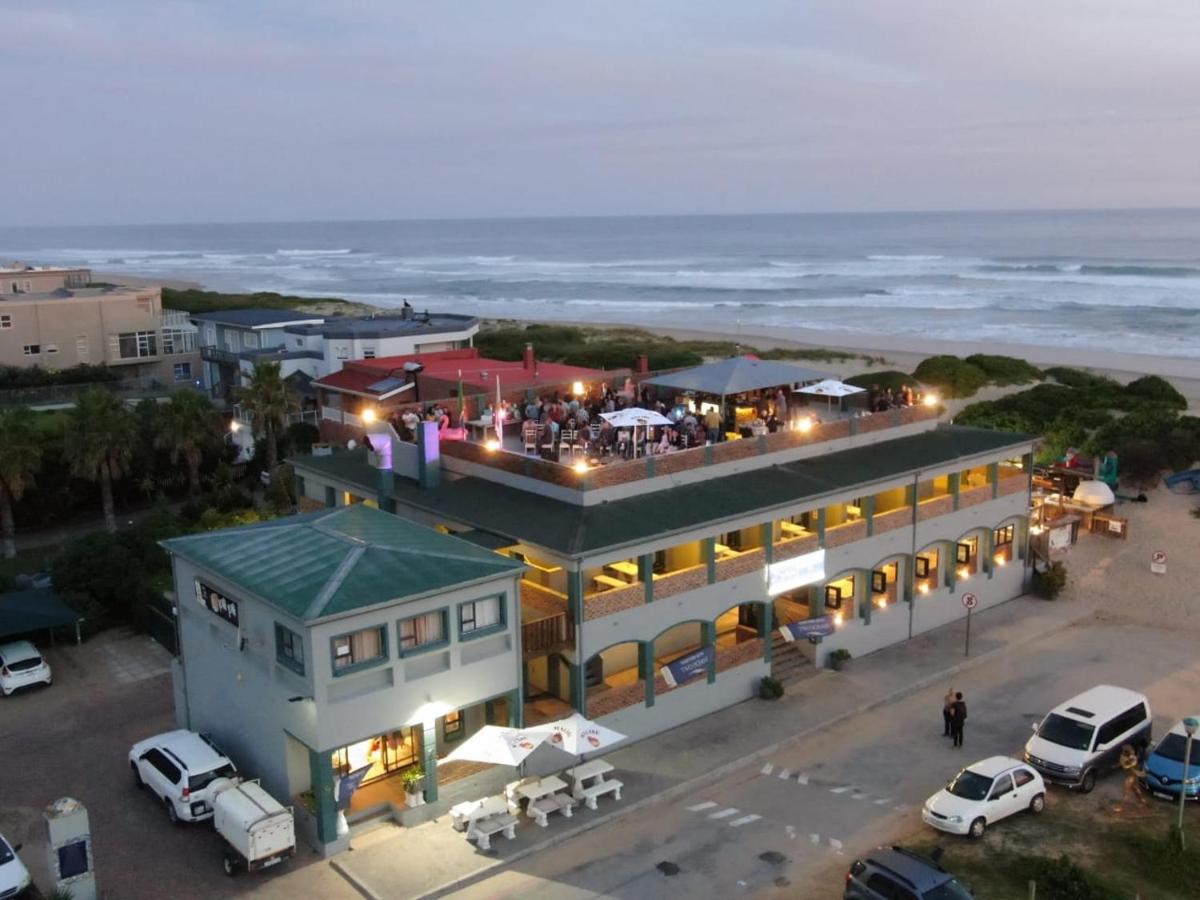Image: Pili Pili Beach Cabanas