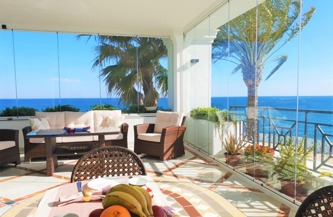 LUXURY APARTMENT FRONTAL TO THE SEA IN ESTEPONA DONCELLA ...