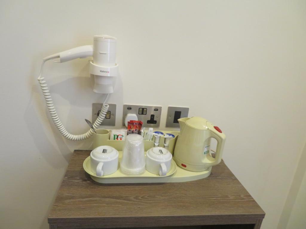 Glendale Hyde Park Hotel - 5