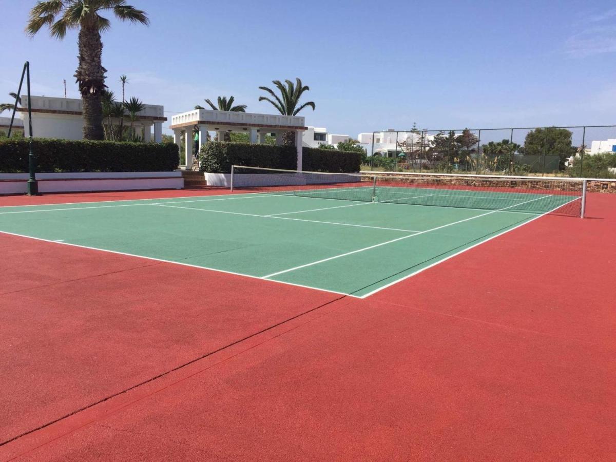Tennis court: Porto Naxos