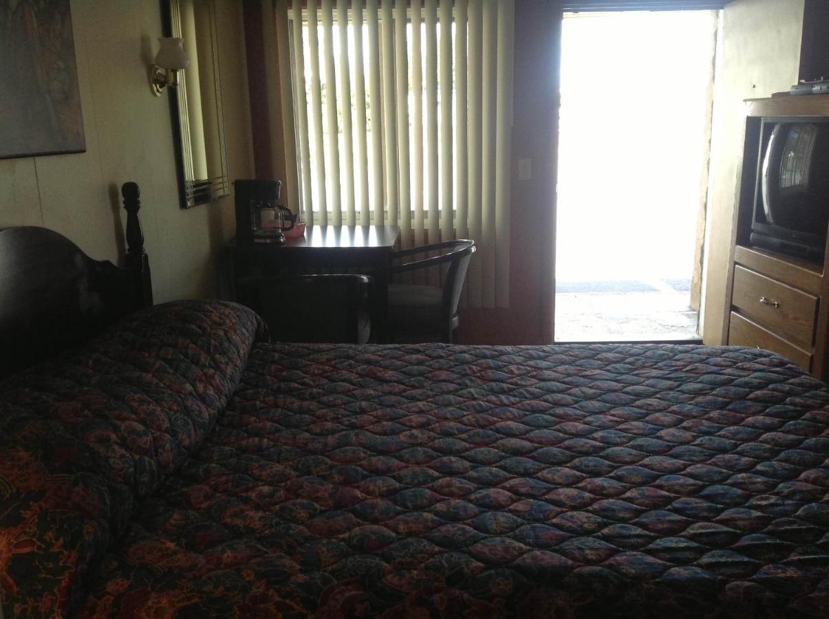 Chemult Motel — photo 17