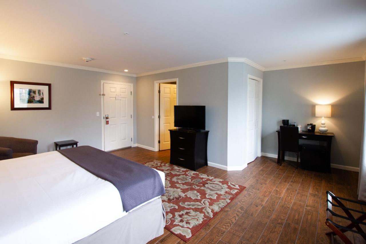 The Dahlonega Square Hotel — photo 20