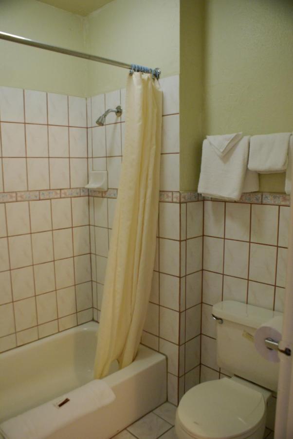 Sahara Motel — photo 17