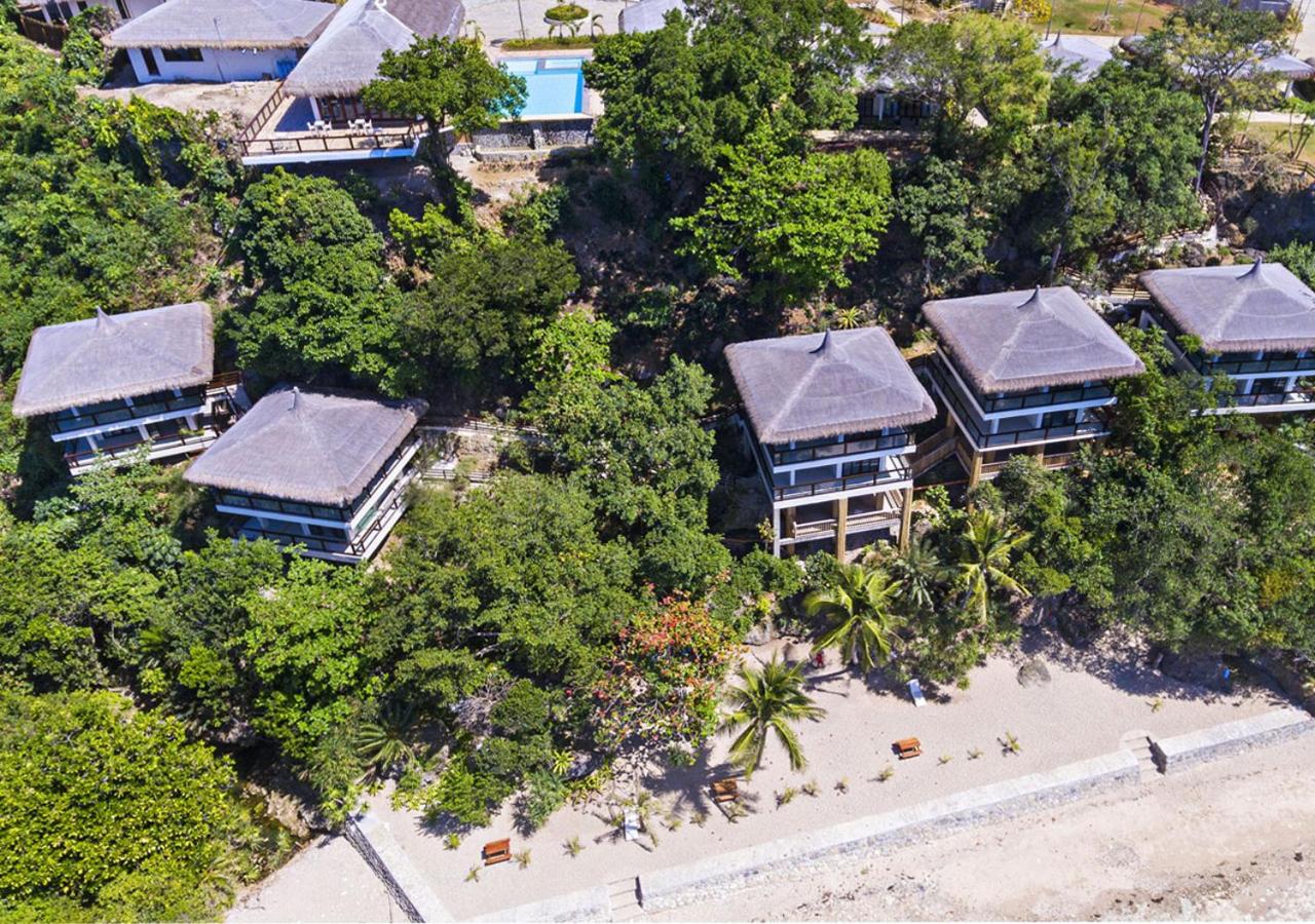 Beach: Oceans Edge Resort - Carabao Island