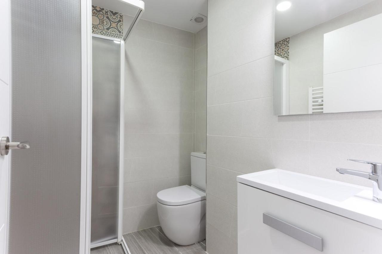 Apartamento Reina Isabel, Granada, Spain - Booking.com