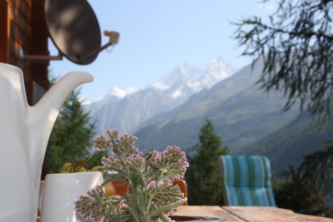 Chalet Hinter Dem Rot Stei photo