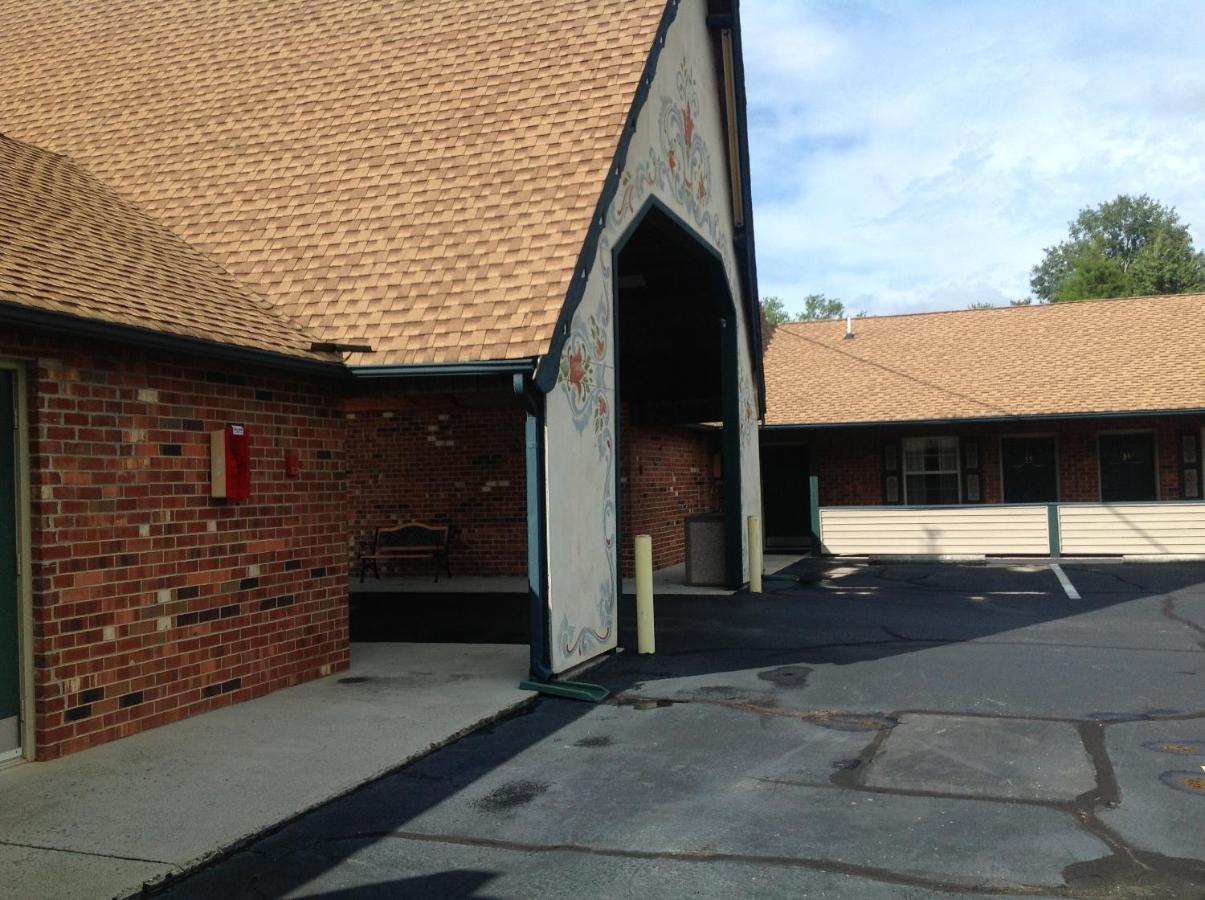 Village Inn — photo 22