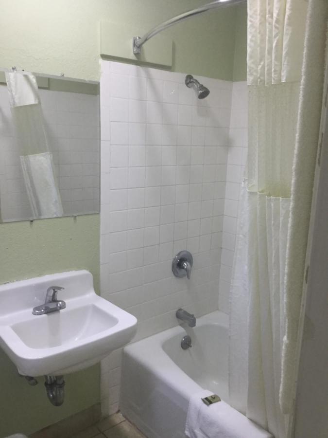 Budget Inn — photo 3