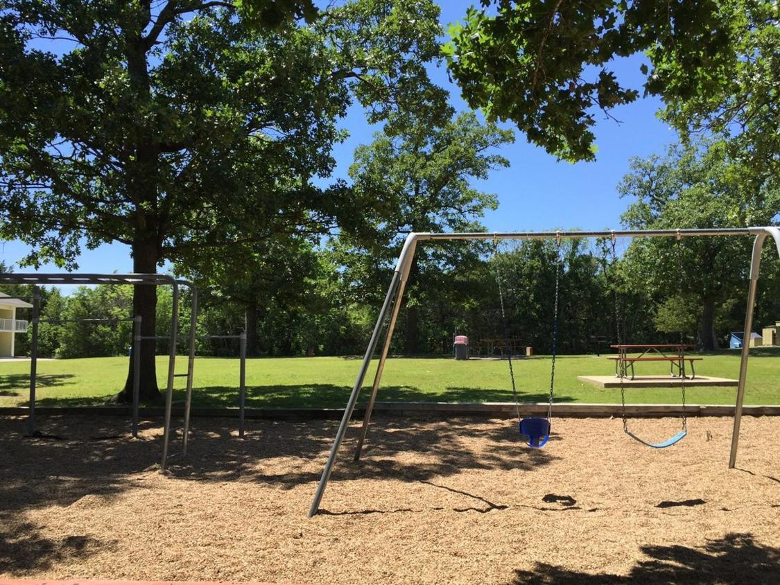 Twelve Oaks Inn — photo 13