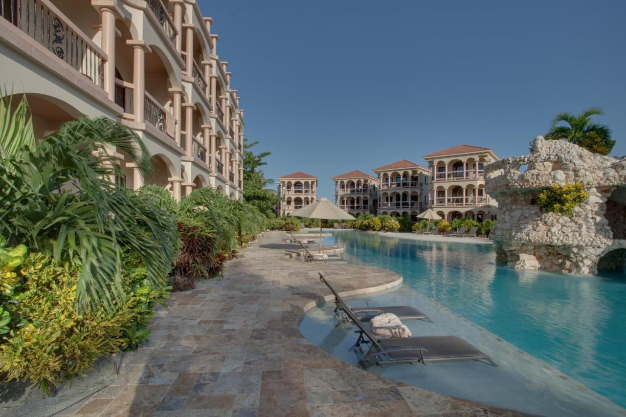 Coco Beach Resort photo