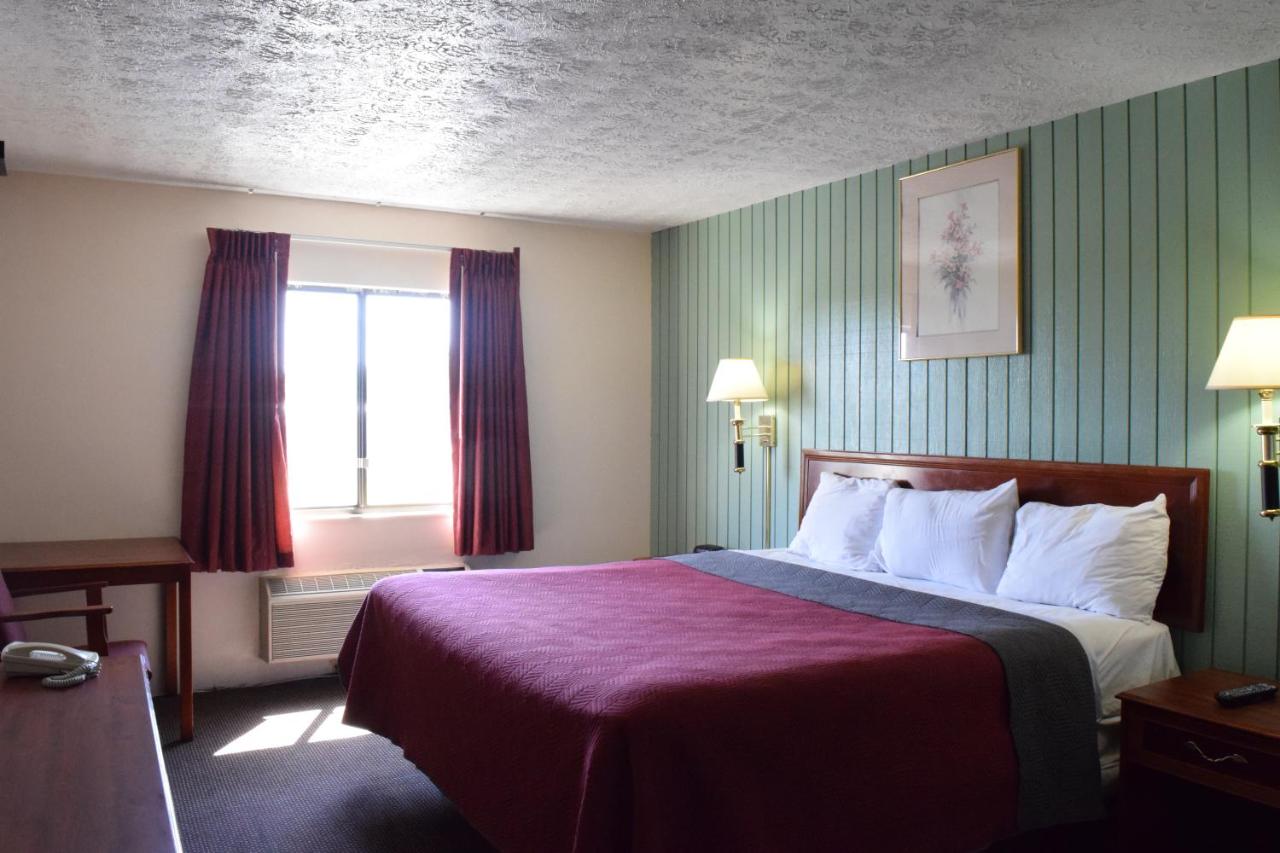 Budget Inn Ontario — photo 18