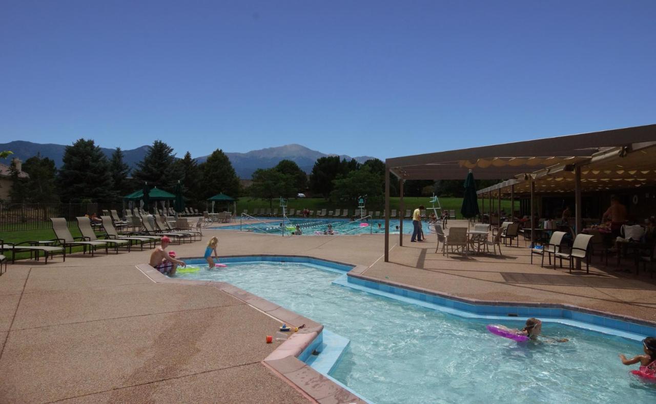 Heated swimming pool: Garden of the Gods Club & Resort