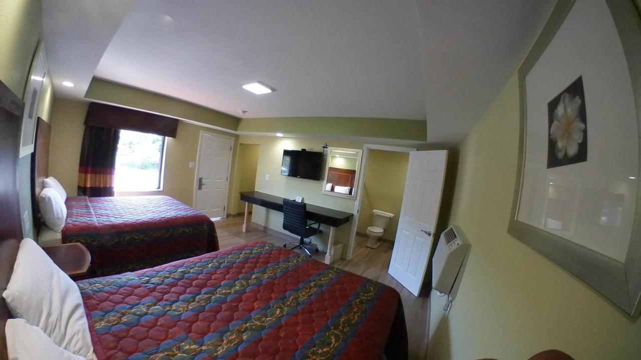 Travel Inn Lake Worth Beach — photo 24