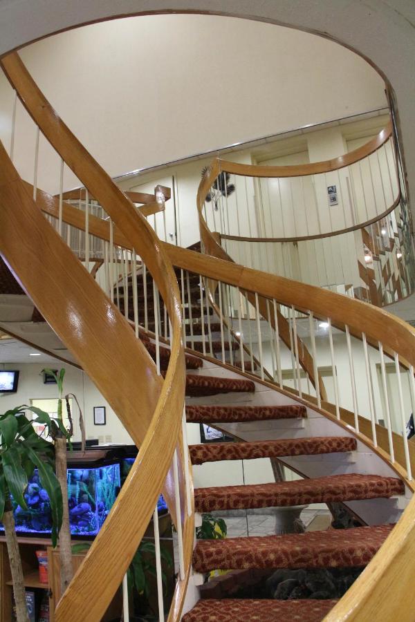 Schooner Beach & Racquet Club — photo 24
