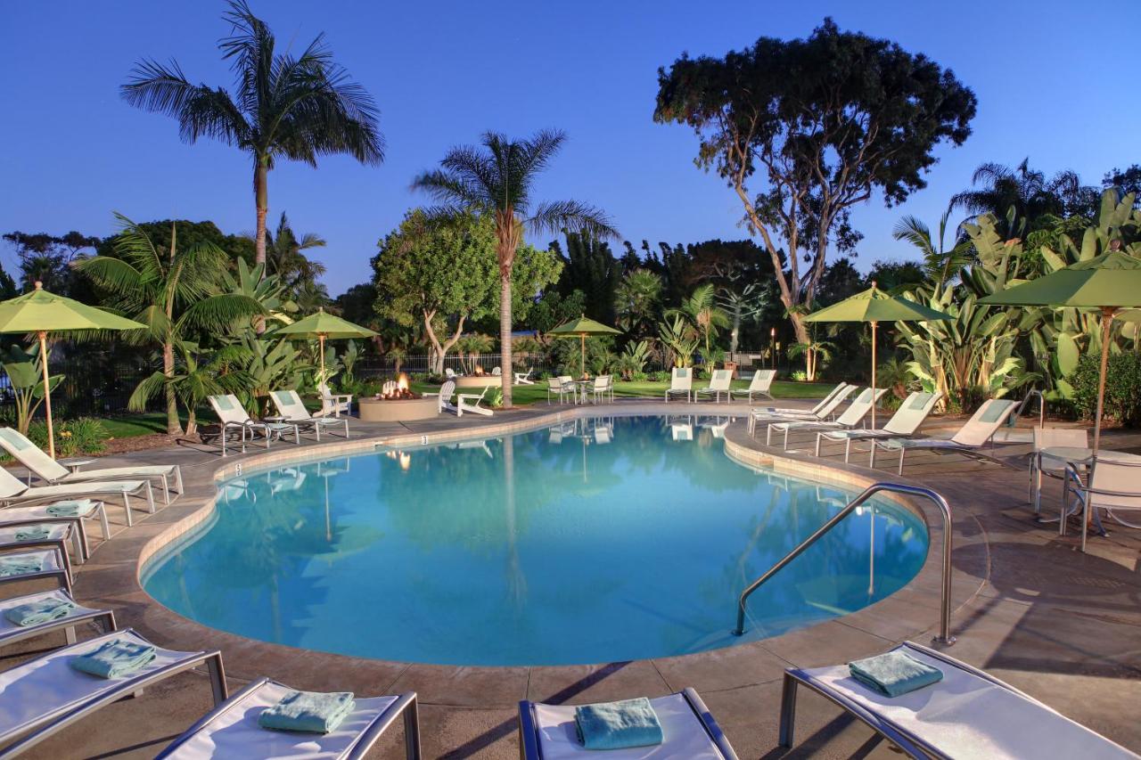 Heated swimming pool: Paradise Point Resort & Spa
