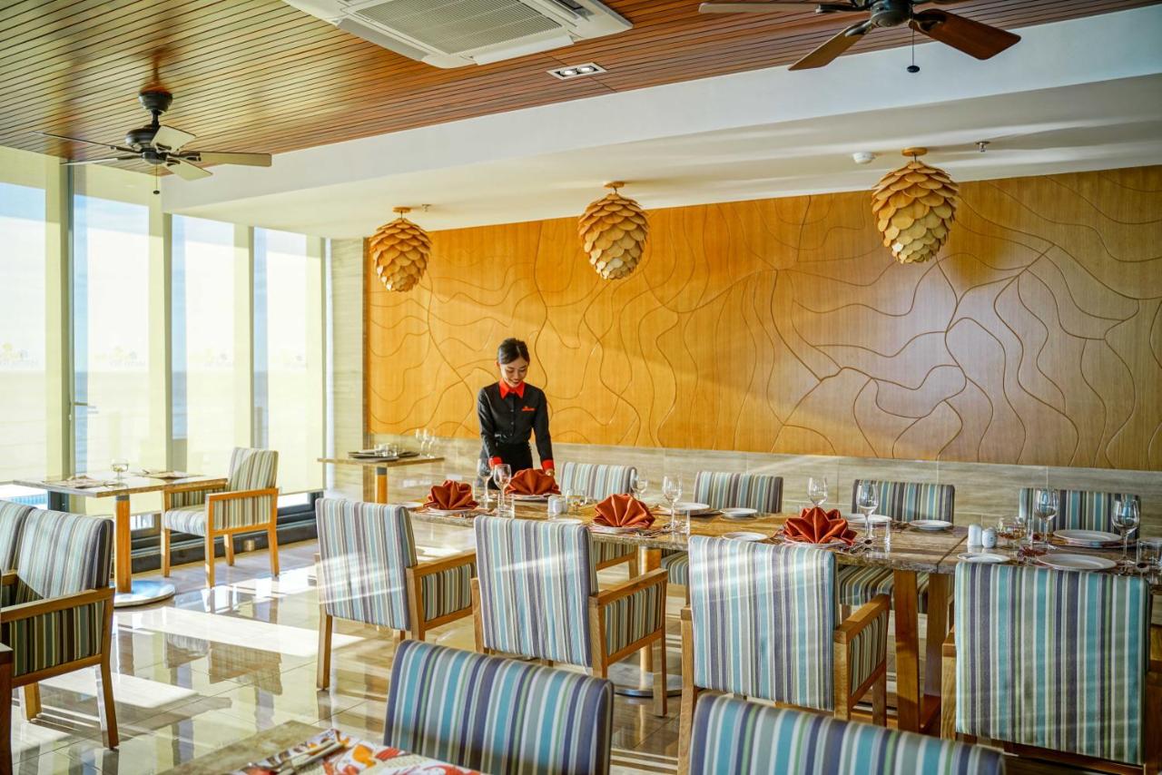 Điểm đặc biệt của Marina Bay chính là đội ngũ nhân viên thanh lịch, chu đáo và giàu lòng mến khách