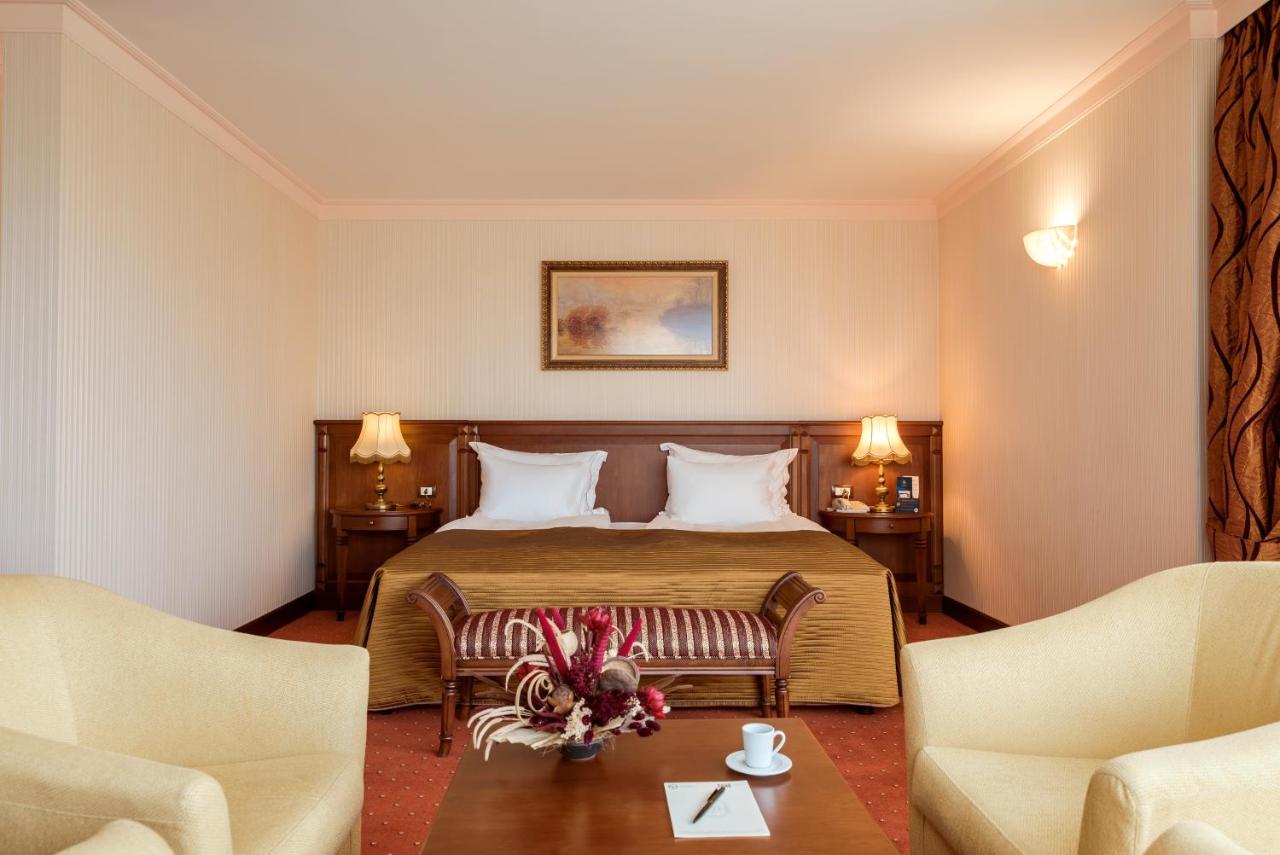 Crystal Palace Boutique Hotel - Laterooms