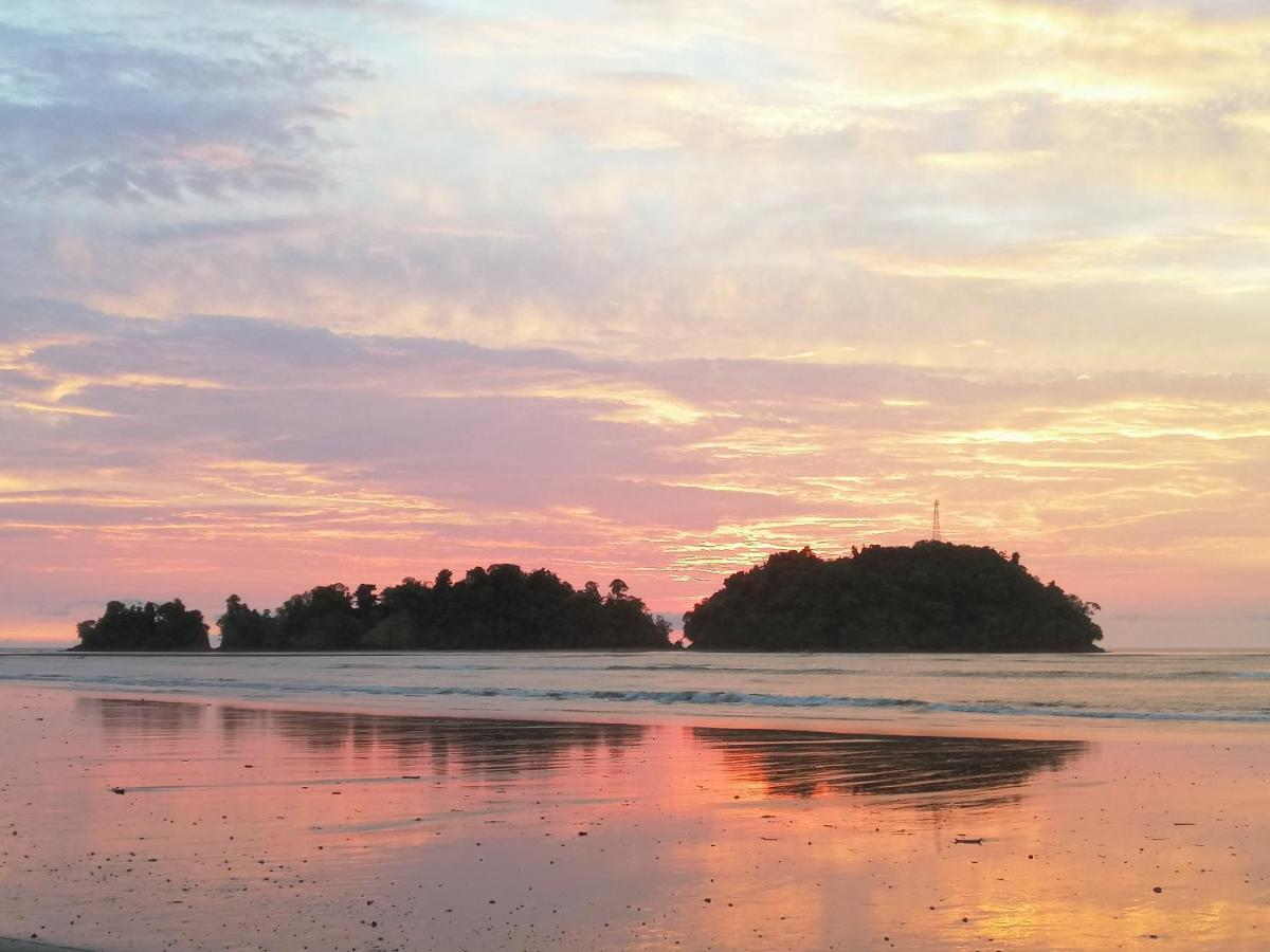 Beach: Hotel OBEGA PACIFIC