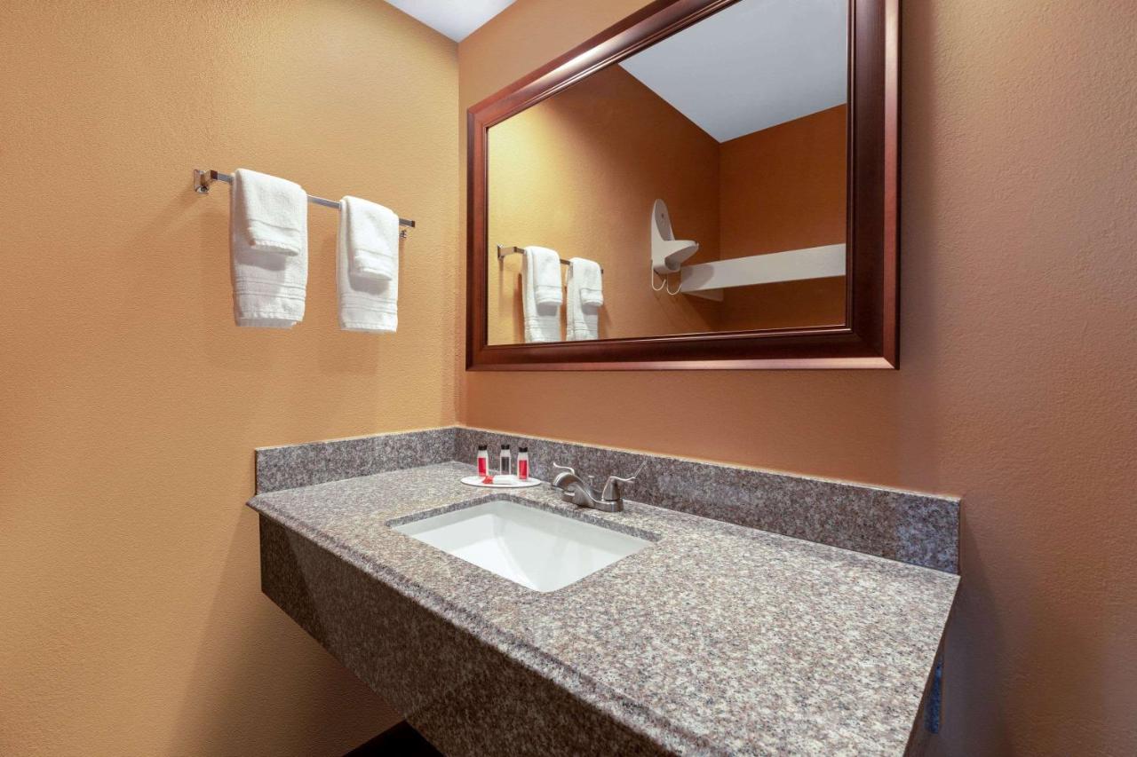 Roseburg Value Inn — photo 3