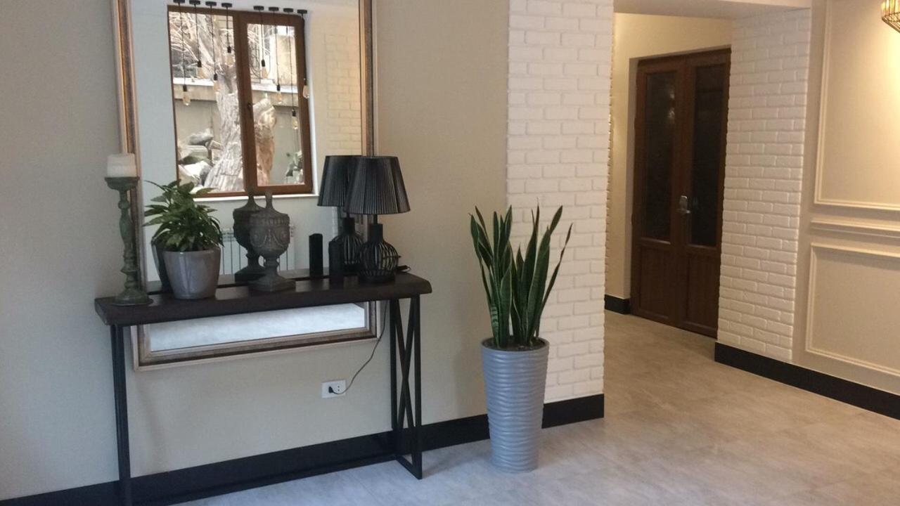 Beautiful apartment static_photo