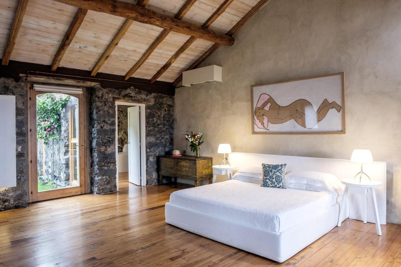Monaci delle Terre Nere photo