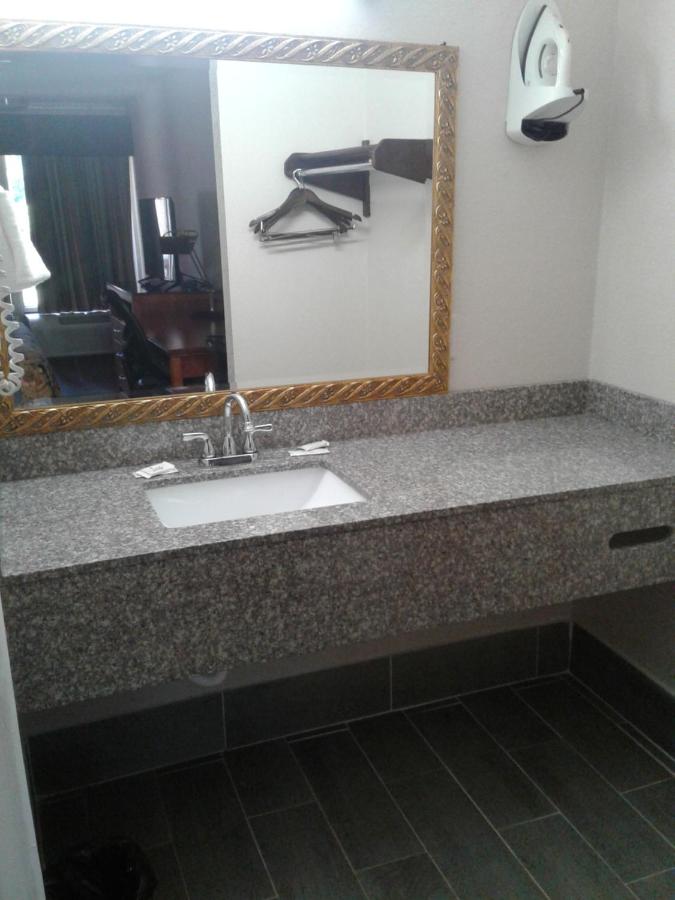 Budget Inn — photo 3