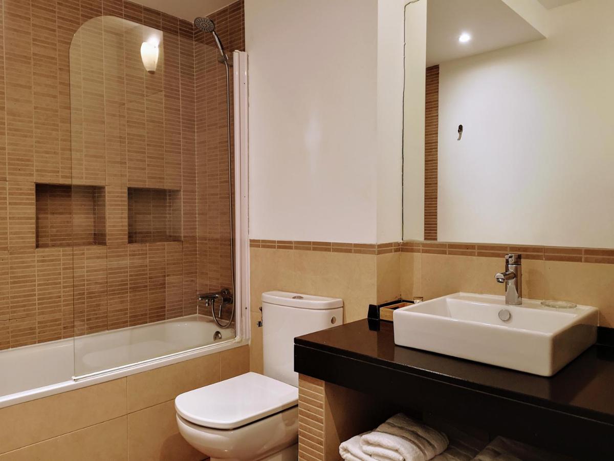 Apartment Art & Dreams Imperial III, Madrid, Spain - Booking.com