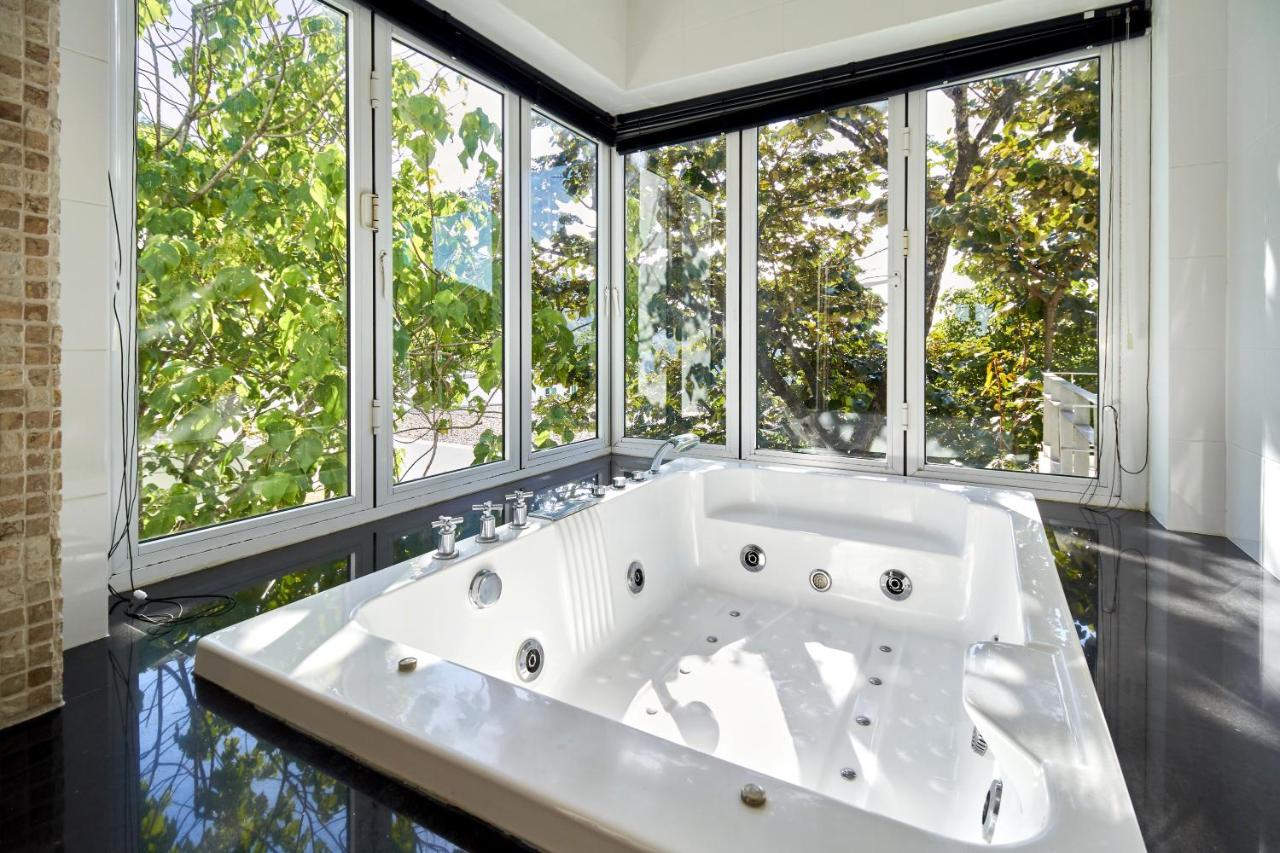 Villa Ginborn 5 bedroom Pool Villa with Sea View in Kata Beach - 3