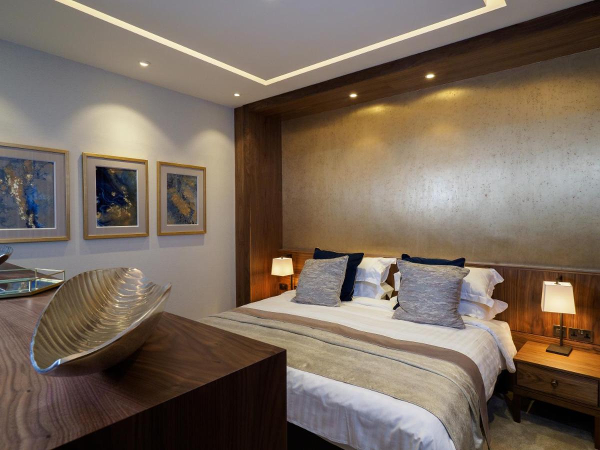 Large Suite with Pitch View