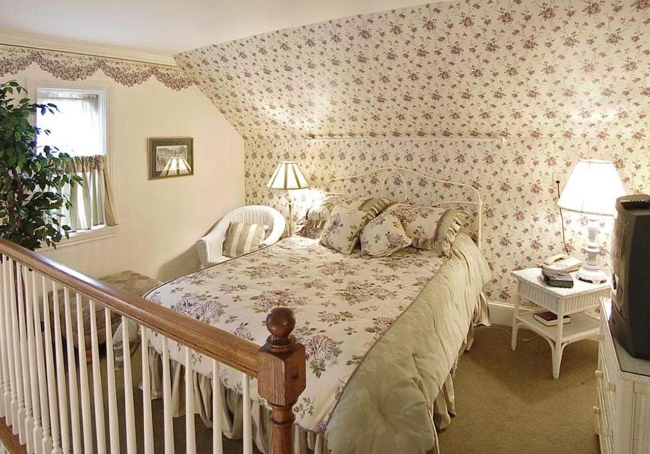 Bird-in-Hand Village Inn & Suites — photo 20