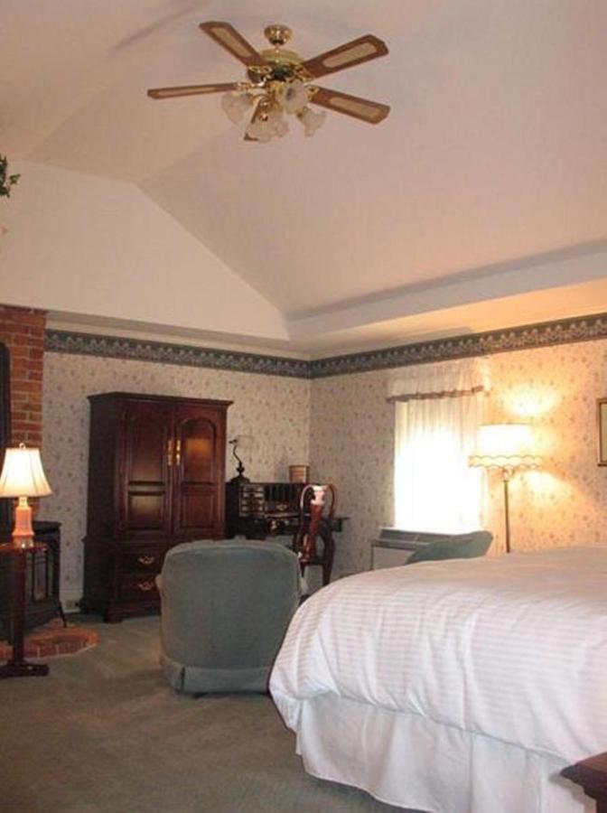 Bird-in-Hand Village Inn & Suites — photo 23