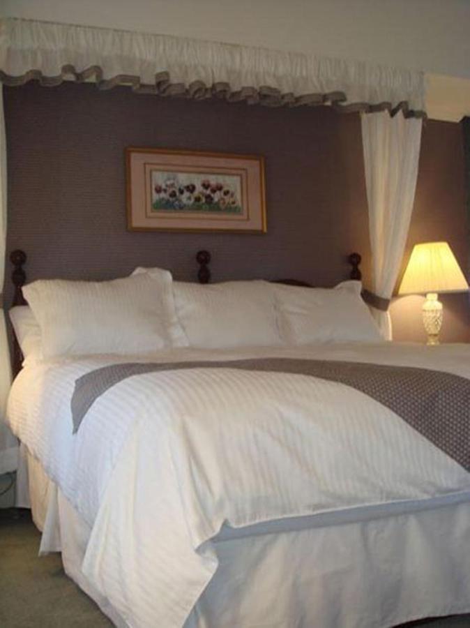 Bird-in-Hand Village Inn & Suites — photo 24