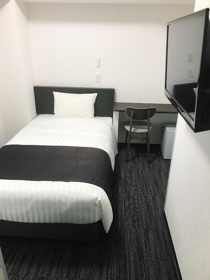 Shinbashi Urban Hotel - 2