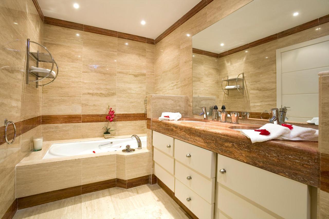 Apt 102 Guadalmansa Playa, Heaven Beach Apartments, Estepona ...